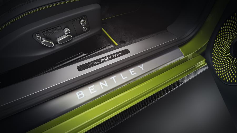 Логотип Bentley Continental GT Pikes Peak 2019 года  (фото 3 из 10)